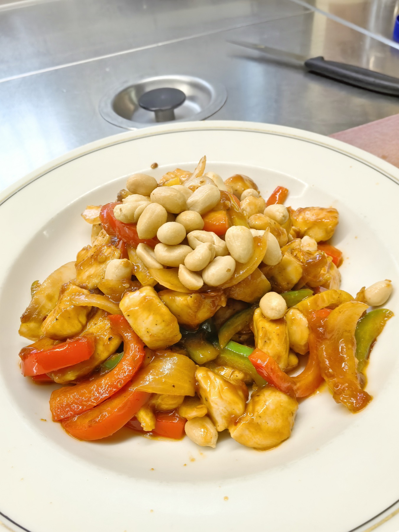 Finished Chinese dish cooked with 肴滚智慧大厨 in Switzerland